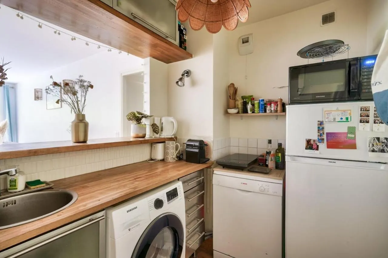 Cosy Apartment For 4 With Terrace Parigi 0*,